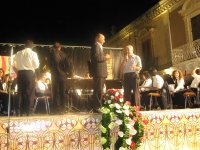 Il_presidente_Bartolo_Mozzicato_sul_palco_del_Raduno_Bandistico_con_Mimmo_Contestabile