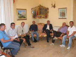 presentazione_festival_jazz_-_da_sx_Miano_G._Amenta_Alberto_Amato_Rino_Cirinn_paolo_Amenta_saro_Acquaviva_Angelo_Pizzo