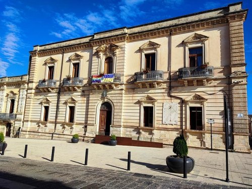 canicattini-palazzo-municipale-1